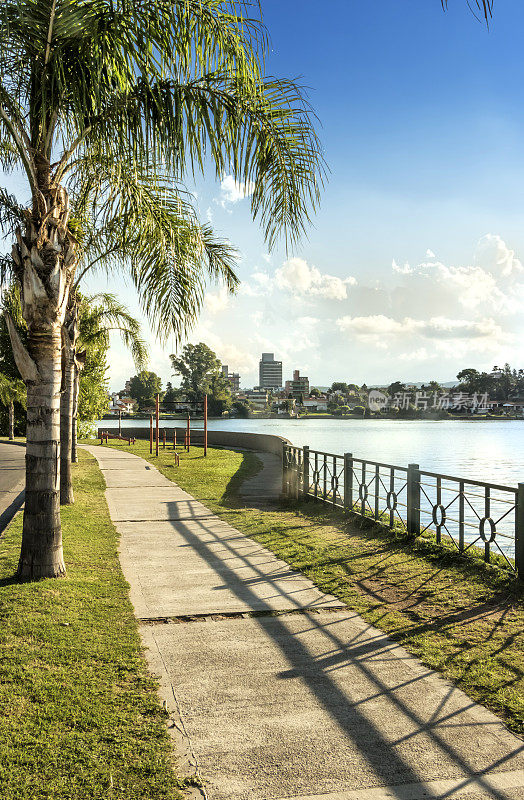 Villa Carlos Paz，在圣罗克湖畔，Córdoba，阿根廷。